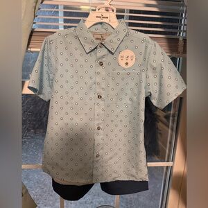 Eddie Bauer Set: Short Sleeve Button-Up Shirt with Diamond Print and Navy Shorts